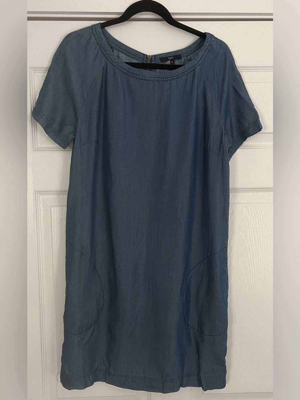 Tart Denim-Blue Casual Shift Dress with Visible Back Zipper and 2 Side Pockets